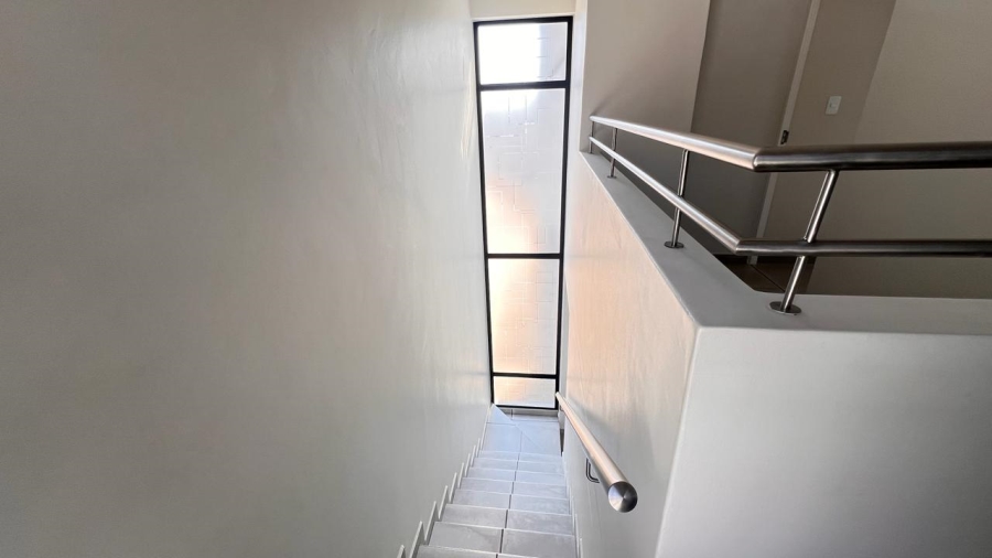 3 Bedroom Property for Sale in Little Falls Gauteng