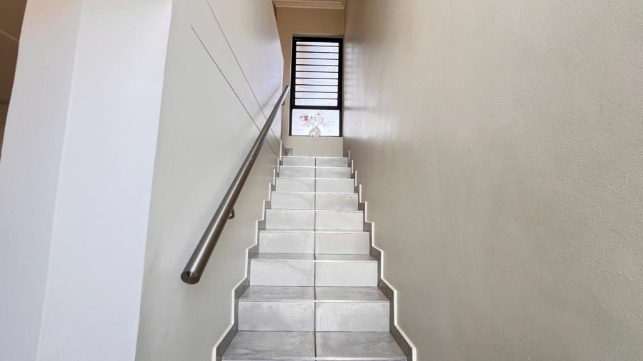 3 Bedroom Property for Sale in Little Falls Gauteng