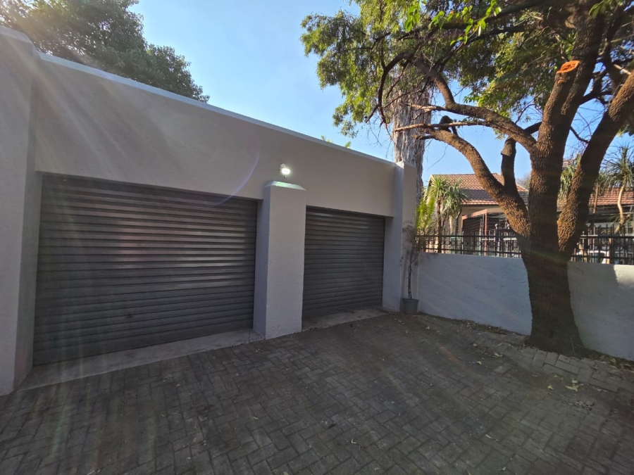 4 Bedroom Property for Sale in Annlin Gauteng