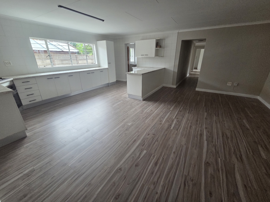 4 Bedroom Property for Sale in Annlin Gauteng