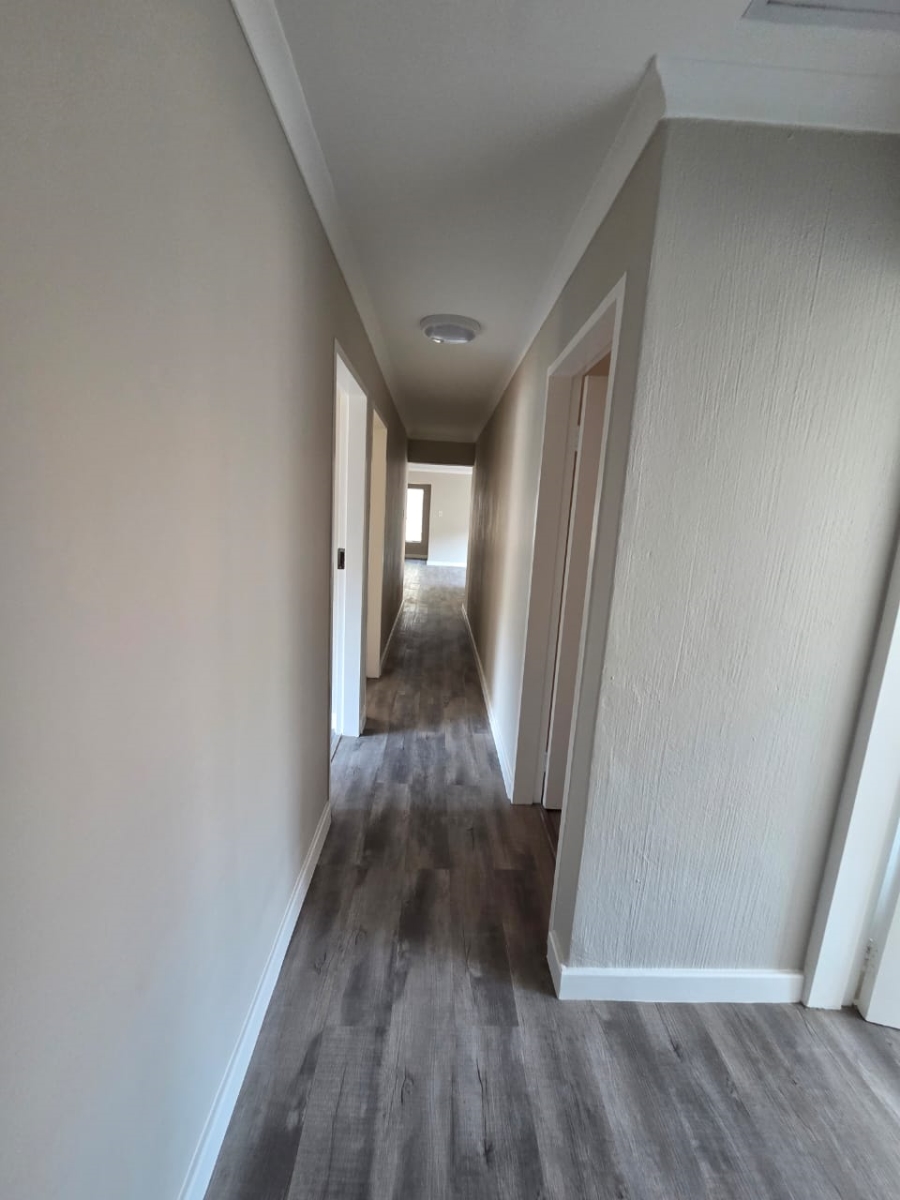 4 Bedroom Property for Sale in Annlin Gauteng