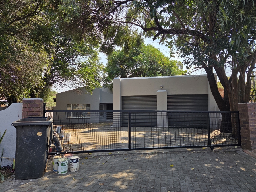4 Bedroom Property for Sale in Annlin Gauteng