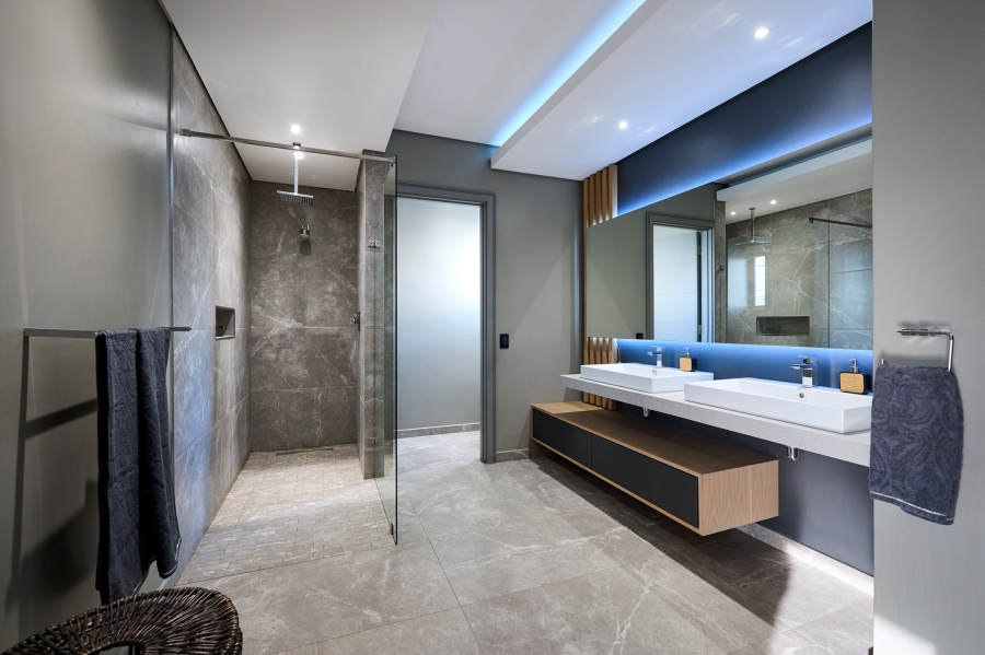 4 Bedroom Property for Sale in Waterfall Country Estate Gauteng