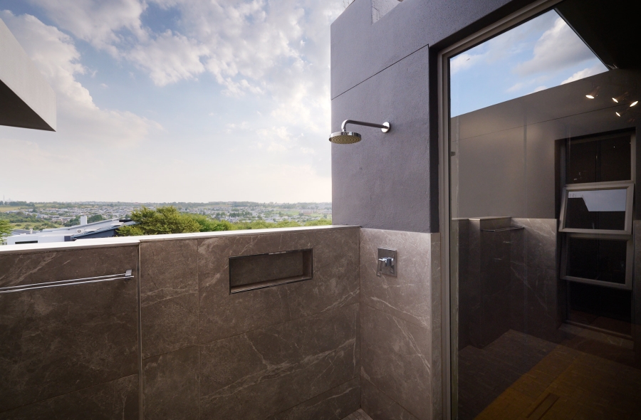 4 Bedroom Property for Sale in Waterfall Country Estate Gauteng