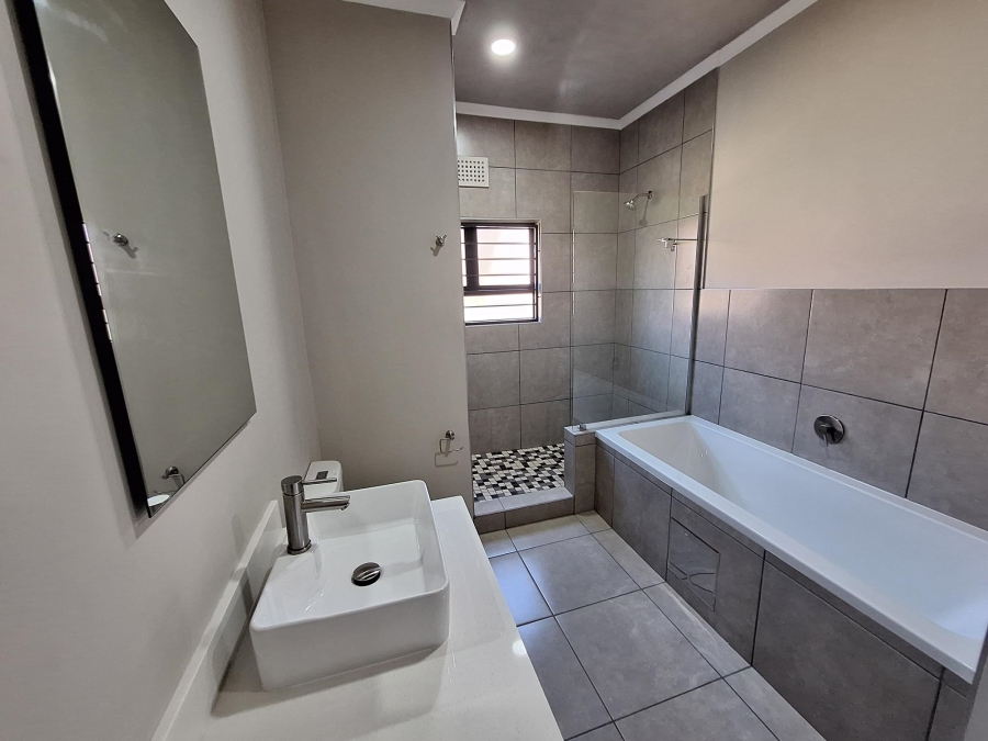 2 Bedroom Property for Sale in Rietvalleirand Gauteng