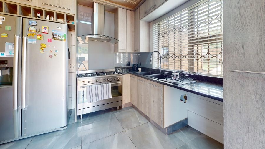 5 Bedroom Property for Sale in Primrose Hill Gauteng