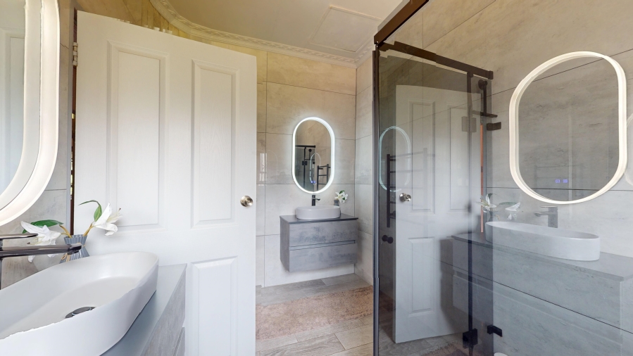 5 Bedroom Property for Sale in Primrose Hill Gauteng