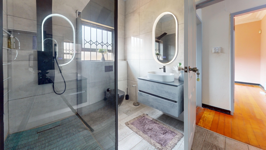 5 Bedroom Property for Sale in Primrose Hill Gauteng