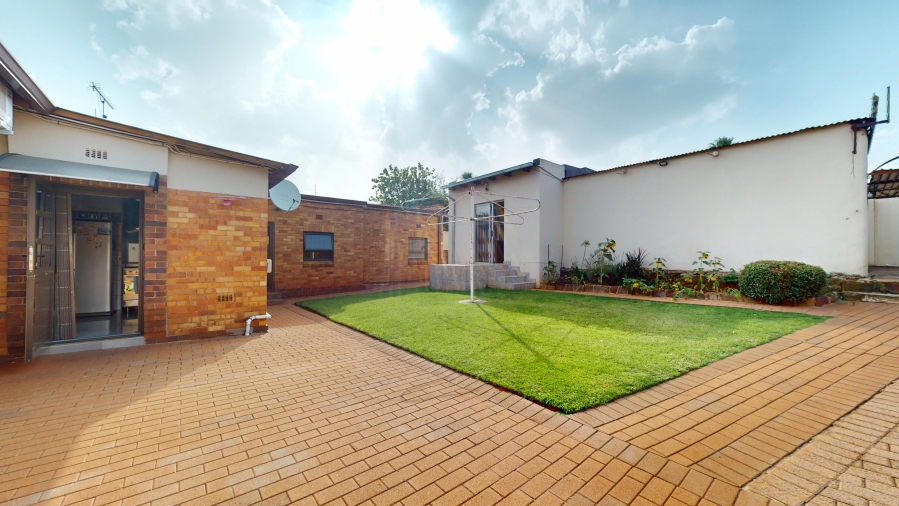 5 Bedroom Property for Sale in Primrose Hill Gauteng
