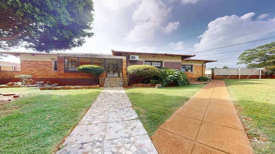 5 Bedroom Property for Sale in Primrose Hill Gauteng