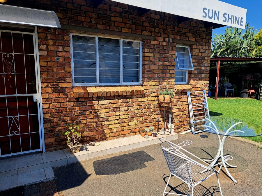 To Let 1 Bedroom Property for Rent in Brackenhurst Gauteng