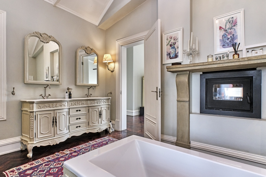 3 Bedroom Property for Sale in Waterfall Country Village Gauteng