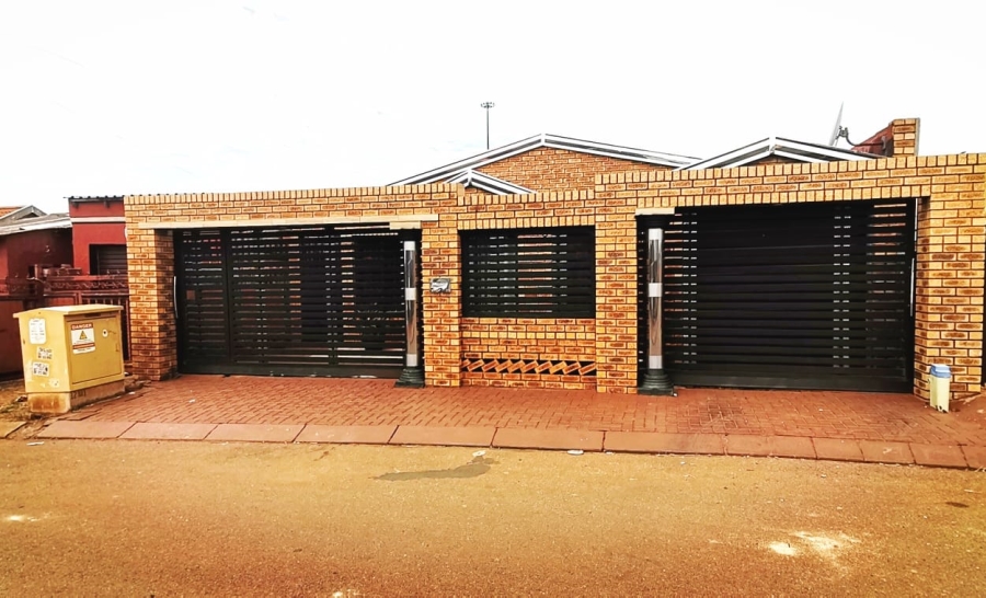 2 Bedroom Property for Sale in Tokoza Gauteng