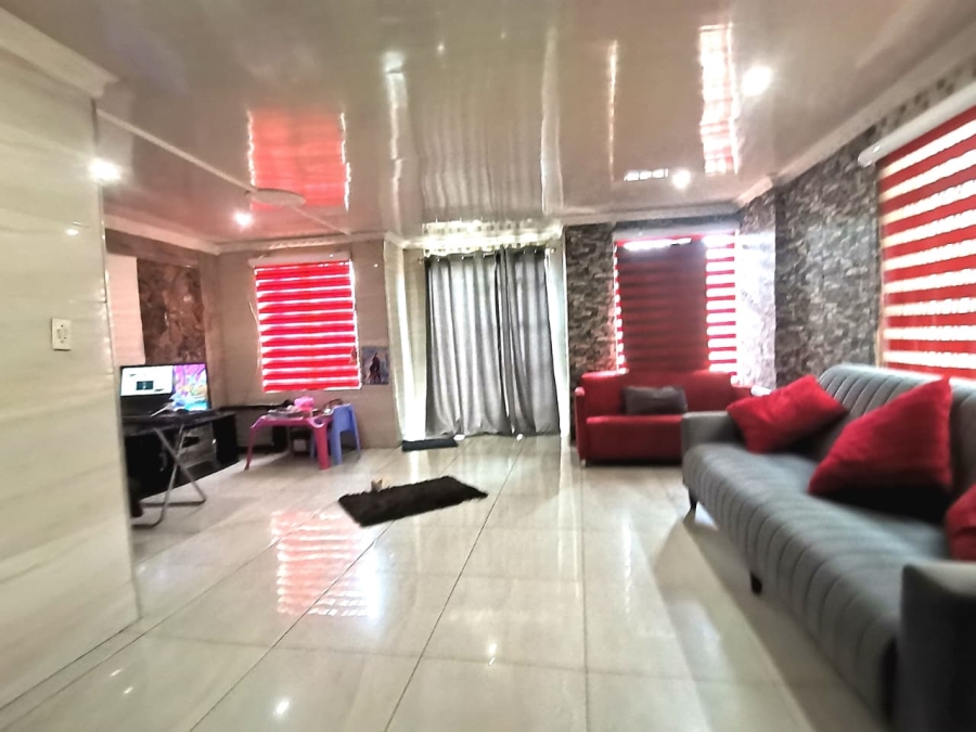 2 Bedroom Property for Sale in Tokoza Gauteng