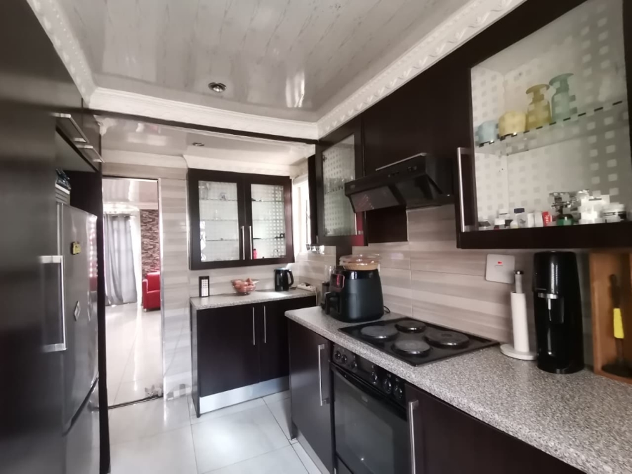 2 Bedroom Property for Sale in Tokoza Gauteng