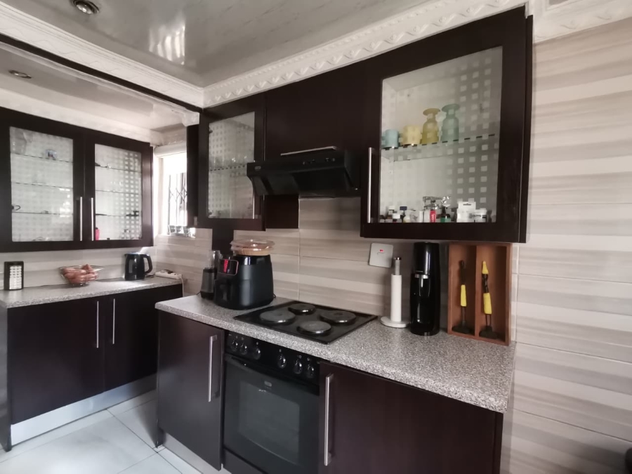 2 Bedroom Property for Sale in Tokoza Gauteng