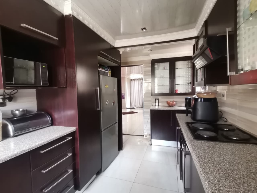 2 Bedroom Property for Sale in Tokoza Gauteng