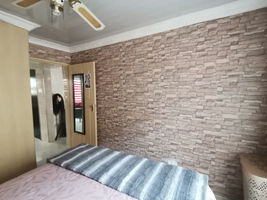 2 Bedroom Property for Sale in Tokoza Gauteng