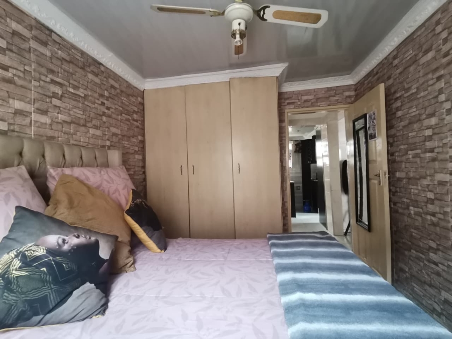 2 Bedroom Property for Sale in Tokoza Gauteng