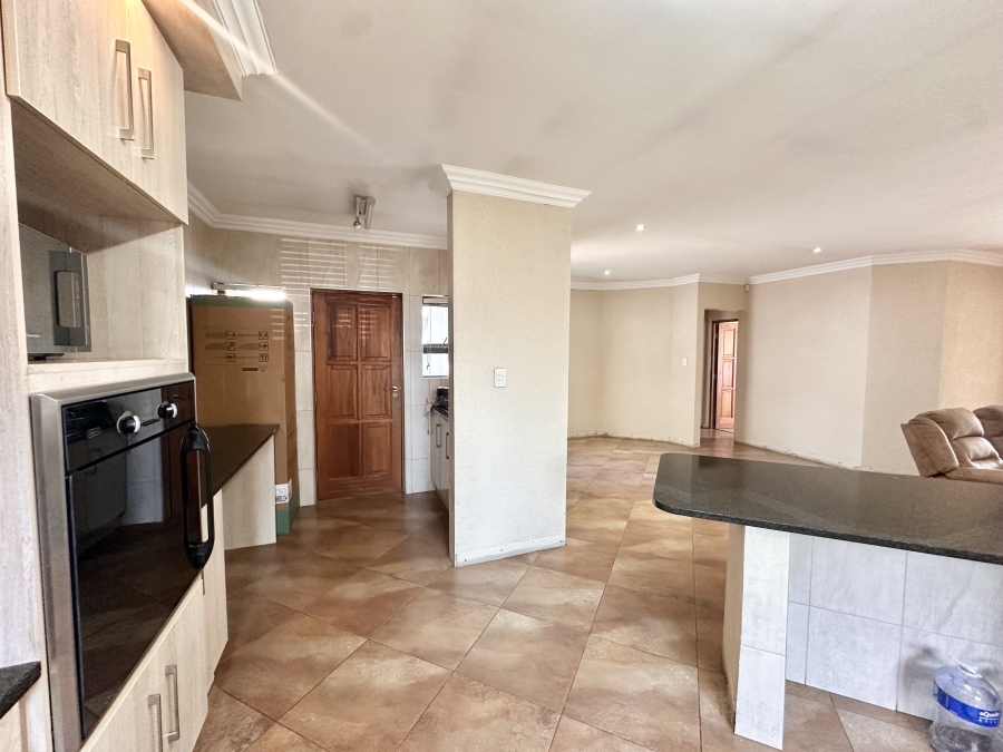 3 Bedroom Property for Sale in Thatchfield Estate Gauteng