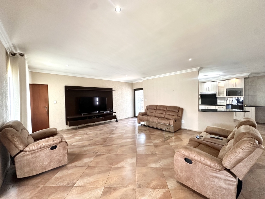 3 Bedroom Property for Sale in Thatchfield Estate Gauteng