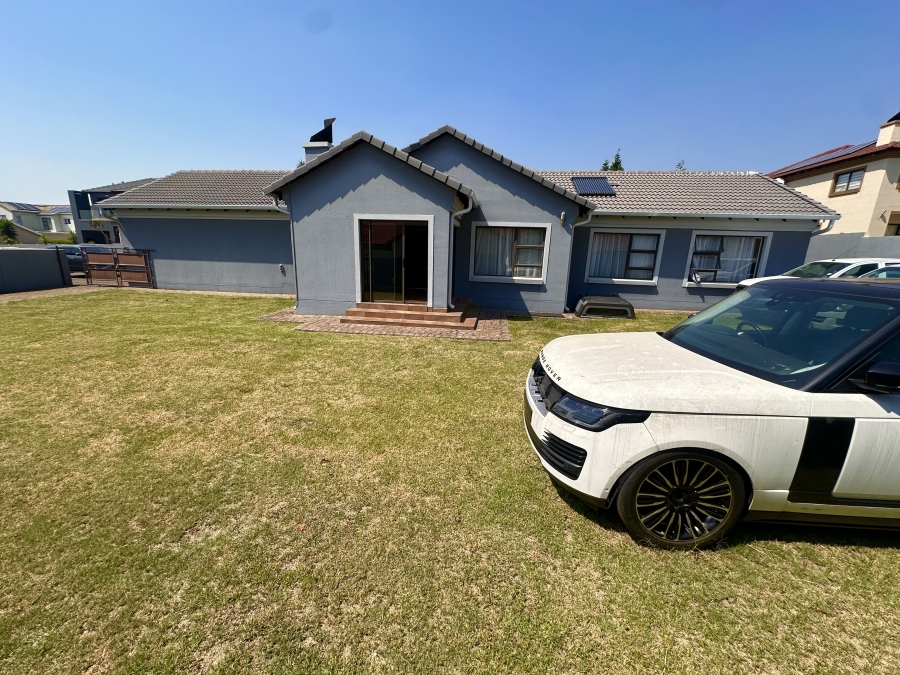 3 Bedroom Property for Sale in Thatchfield Estate Gauteng