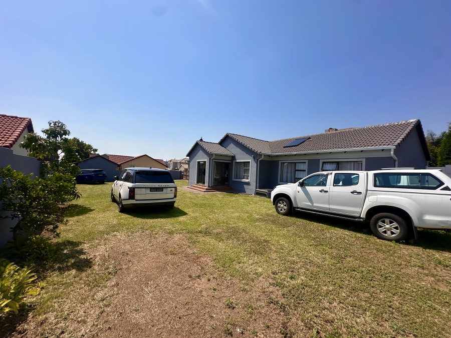3 Bedroom Property for Sale in Thatchfield Estate Gauteng