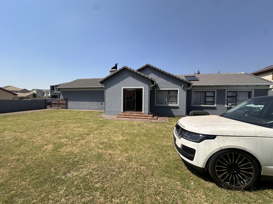 3 Bedroom Property for Sale in Thatchfield Estate Gauteng