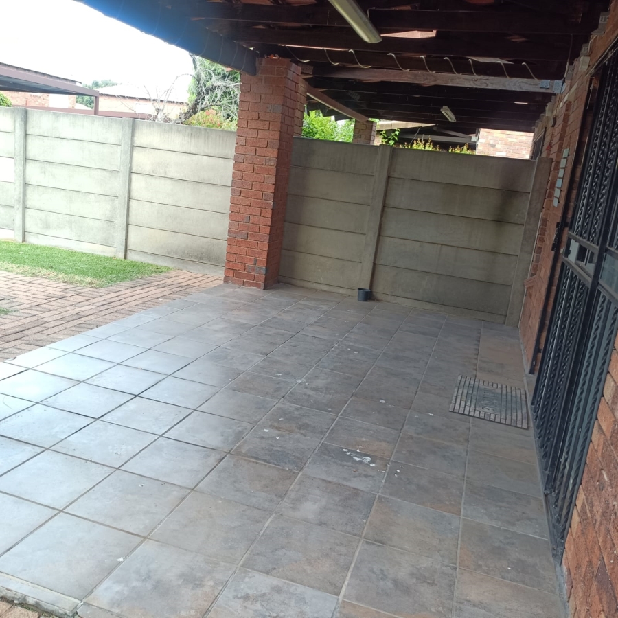 To Let 2 Bedroom Property for Rent in Bergbron Gauteng