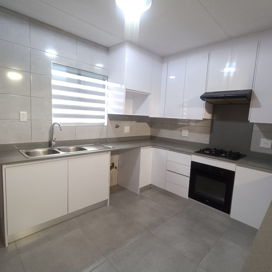 To Let 2 Bedroom Property for Rent in Bergbron Gauteng