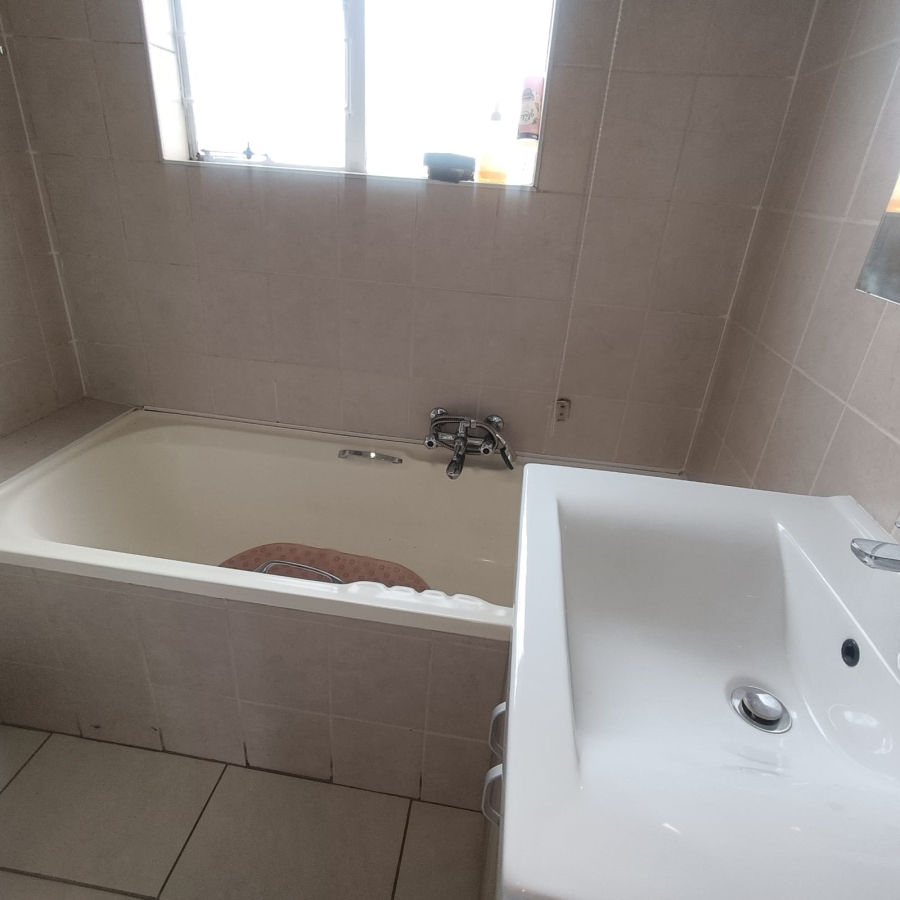 To Let 2 Bedroom Property for Rent in Bergbron Gauteng