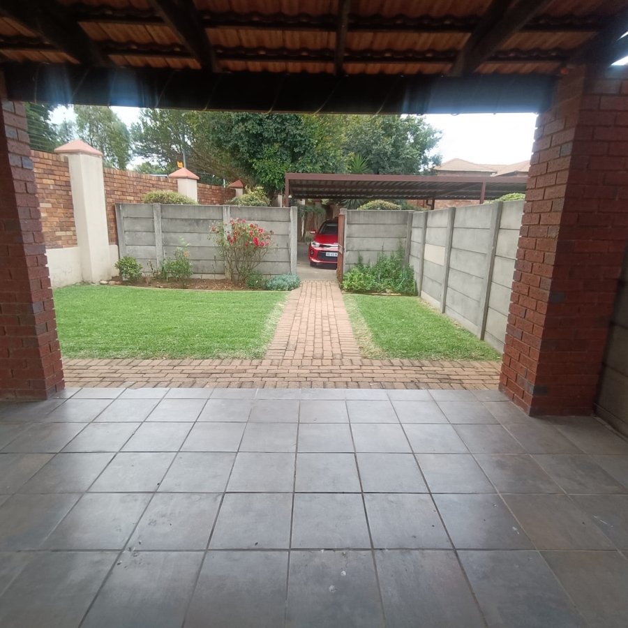 To Let 2 Bedroom Property for Rent in Bergbron Gauteng