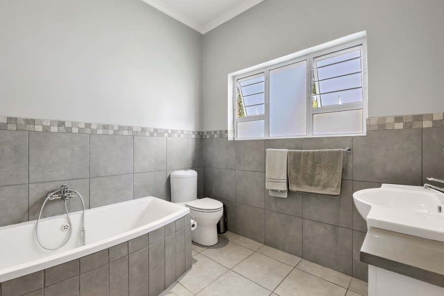 6 Bedroom Property for Sale in Emmarentia Gauteng