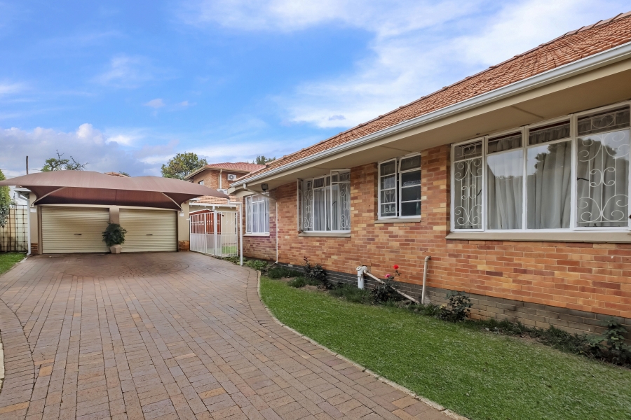 6 Bedroom Property for Sale in Emmarentia Gauteng