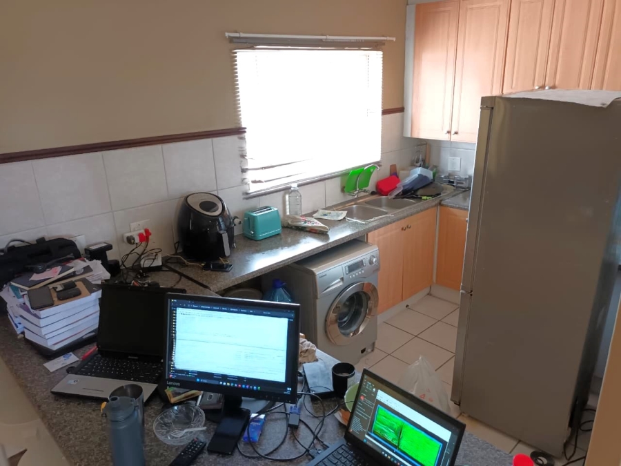 To Let 2 Bedroom Property for Rent in Monavoni Gauteng