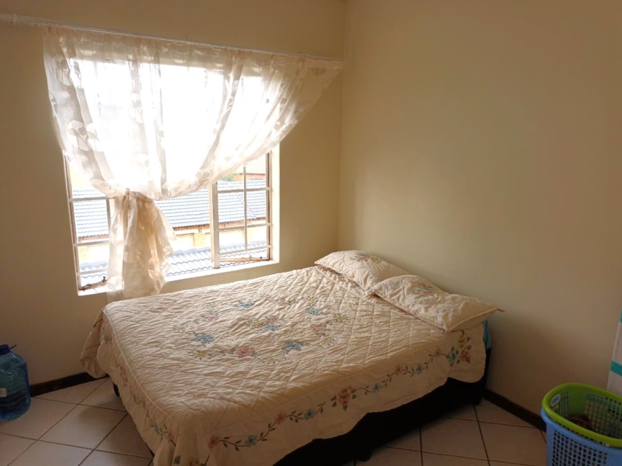 To Let 2 Bedroom Property for Rent in Monavoni Gauteng