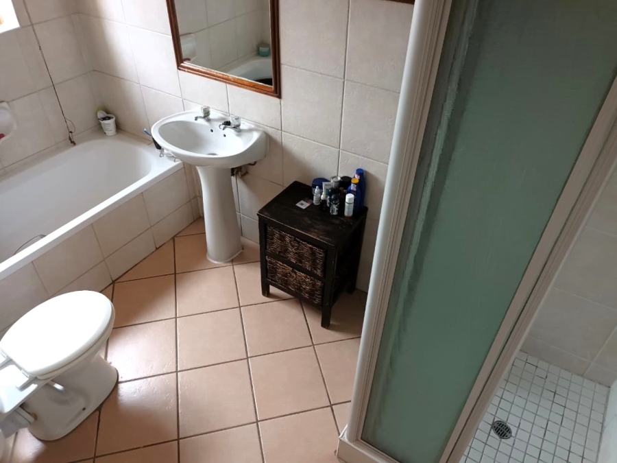 To Let 2 Bedroom Property for Rent in Monavoni Gauteng