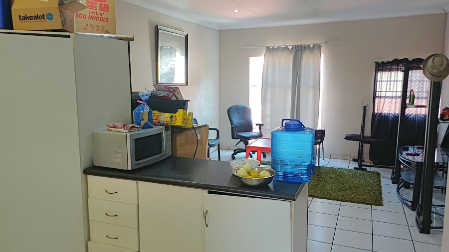 3 Bedroom Property for Sale in Die Hoewes Gauteng