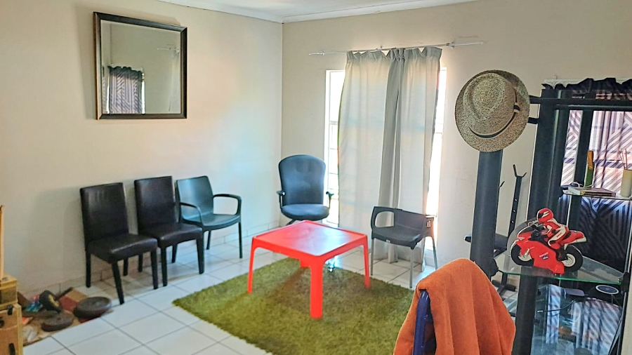 3 Bedroom Property for Sale in Die Hoewes Gauteng