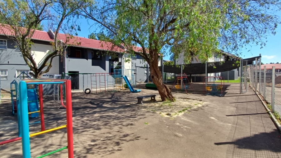 3 Bedroom Property for Sale in Die Hoewes Gauteng