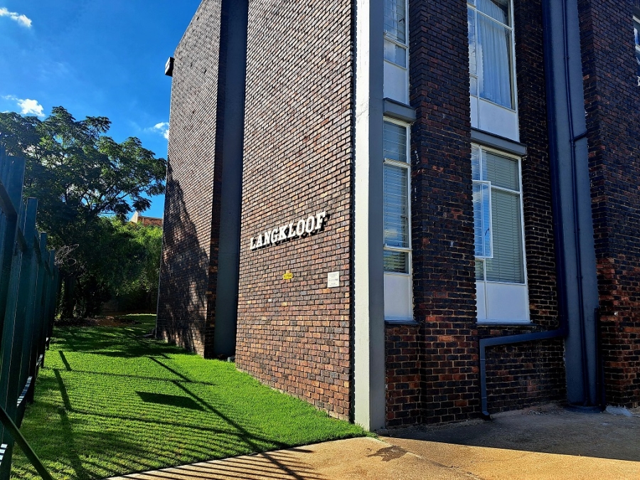 To Let 2 Bedroom Property for Rent in South Crest Gauteng