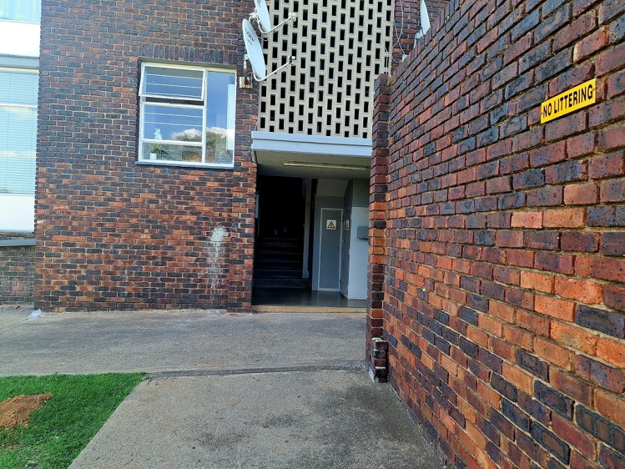 To Let 2 Bedroom Property for Rent in South Crest Gauteng
