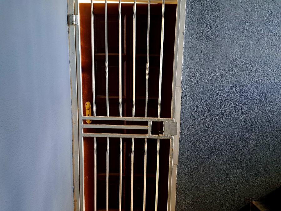 To Let 2 Bedroom Property for Rent in South Crest Gauteng