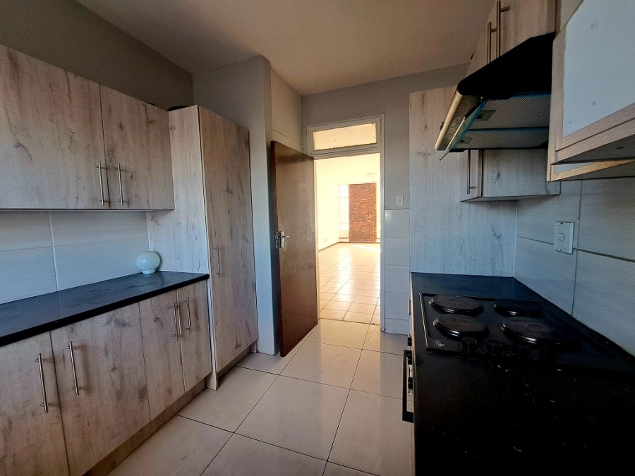 To Let 2 Bedroom Property for Rent in South Crest Gauteng