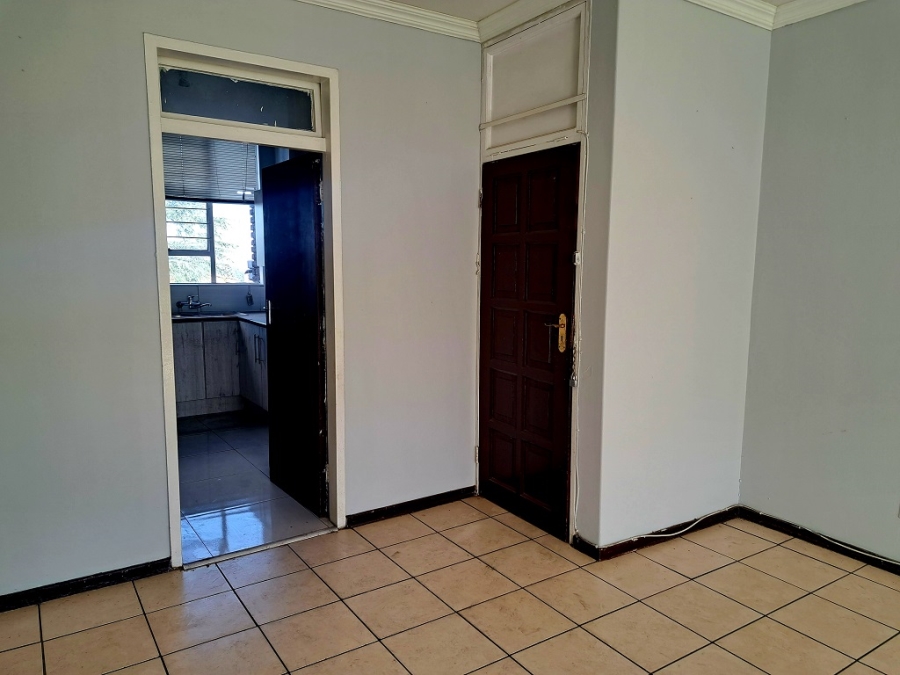 To Let 2 Bedroom Property for Rent in South Crest Gauteng