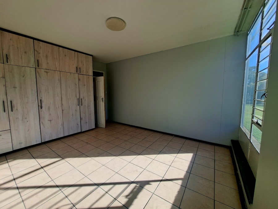 To Let 2 Bedroom Property for Rent in South Crest Gauteng