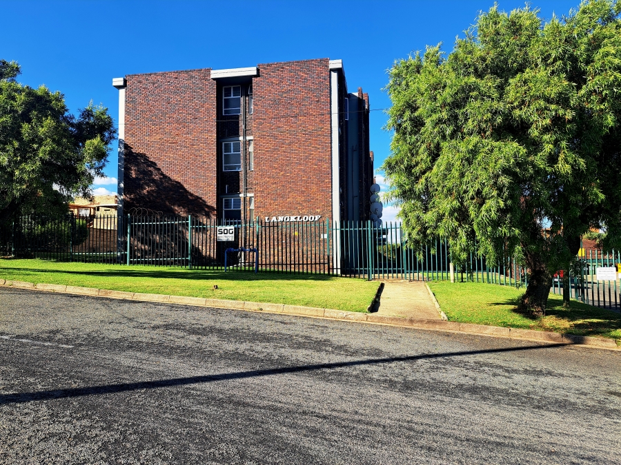 To Let 2 Bedroom Property for Rent in South Crest Gauteng