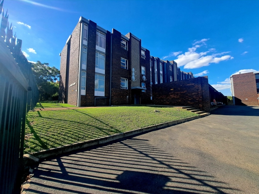 To Let 2 Bedroom Property for Rent in South Crest Gauteng