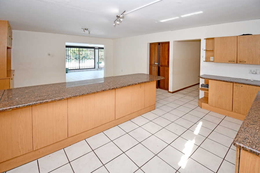 12 Bedroom Property for Sale in Ferndale Gauteng