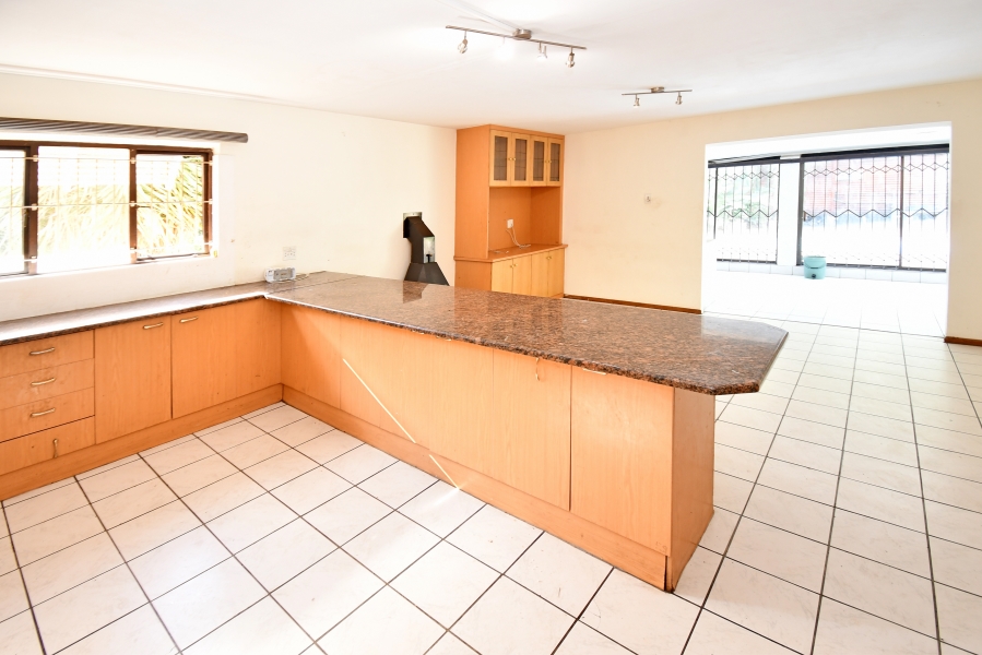 12 Bedroom Property for Sale in Ferndale Gauteng